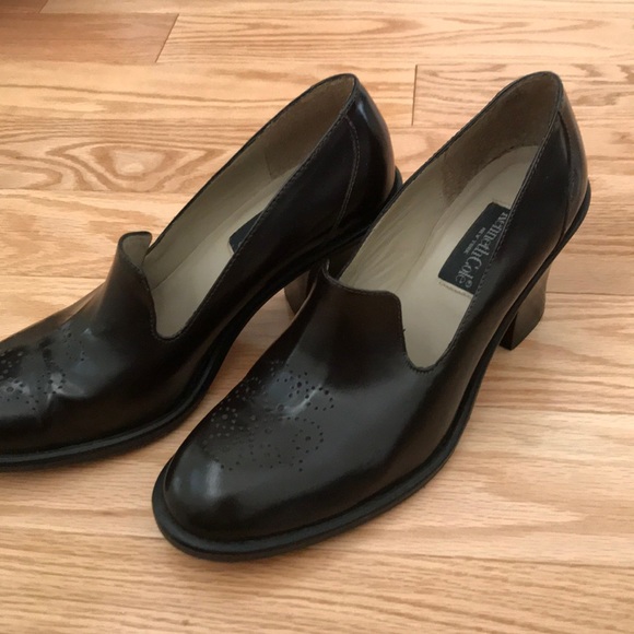 Kenneth Cole dark brown heels - Picture 8 of 8